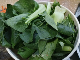 青菜胡萝卜炒米粉的做法步骤：2