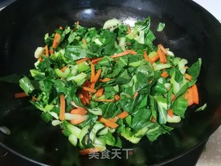 青菜胡萝卜炒米粉的做法步骤：7