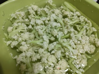 素炒有机菜花的做法步骤：1