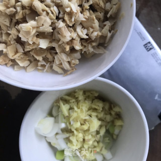 杏鲍菇炸酱面的做法步骤：4