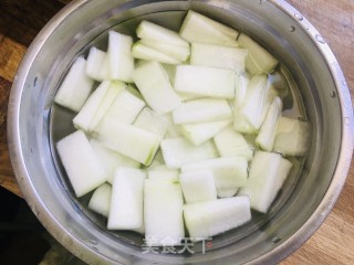 瑶柱冬瓜汤的做法步骤：2