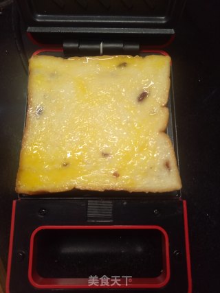 鸡蛋火腿肠三明治的做法步骤：4