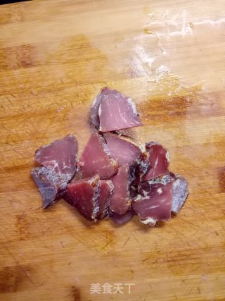 腊肉炒香菇的做法步骤：1