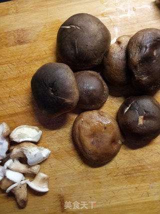 腊肉炒香菇的做法步骤：2