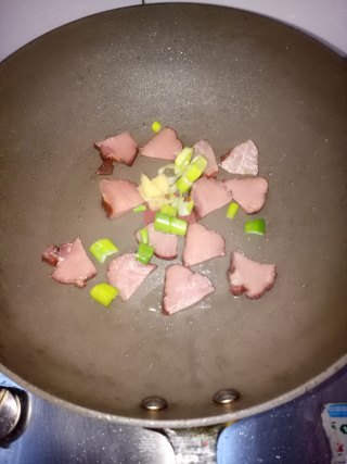腊肉炒香菇的做法步骤：5