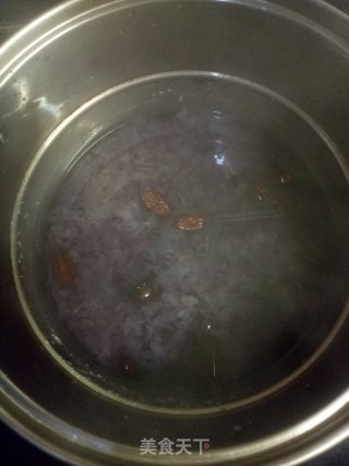 红枣紫薯银耳羹的做法步骤：3