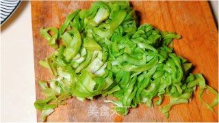 炒贡菜的做法步骤：4