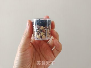 藜麦黑芝麻豆浆的做法步骤：2