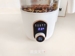 藜麦黑芝麻豆浆的做法步骤：5