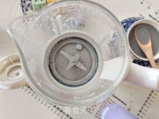 藜麦黑芝麻豆浆的做法步骤：7
