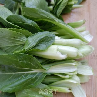 麻汁拌油菜胡萝卜的做法步骤：1