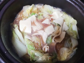 砂锅白菜炖粉条的做法步骤：7