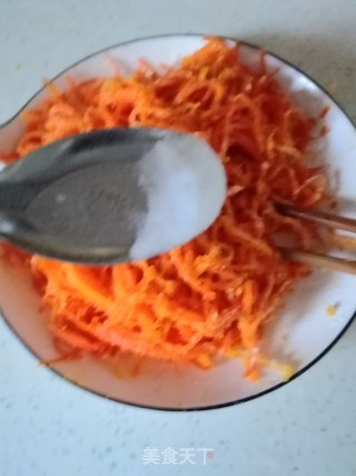 粉蒸胡萝卜丝的做法步骤：8