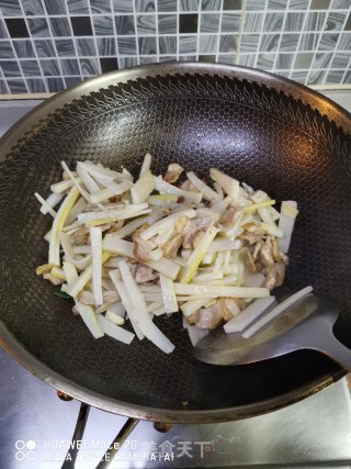 酸笋五花肉的做法步骤：4