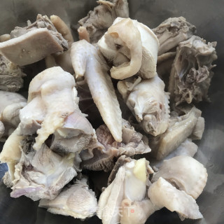 松茸炖鸡汤的做法步骤：5