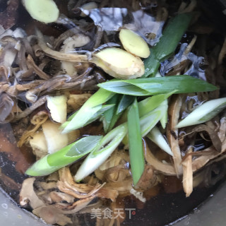 松茸炖鸡汤的做法步骤：8