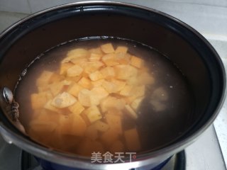 红薯玉米粥的做法步骤：4