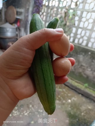 水瓜鸡蛋拌面的做法步骤：2
