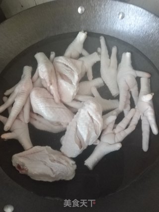 鸡翅鸡爪煲的做法步骤：5