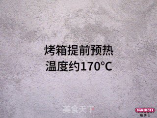 巧克力奶油蛋糕，桂冠般华丽，雪纺般柔软的做法步骤：5