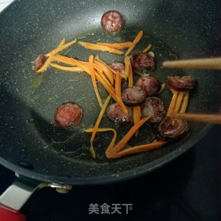 麻辣肠炒芹菜的做法步骤：6