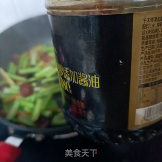 麻辣肠炒芹菜的做法步骤：11