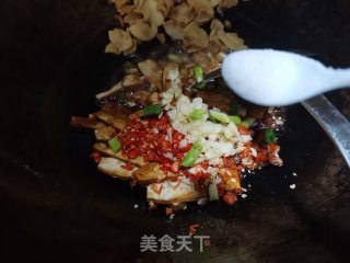 油渣炒香干的做法步骤：6