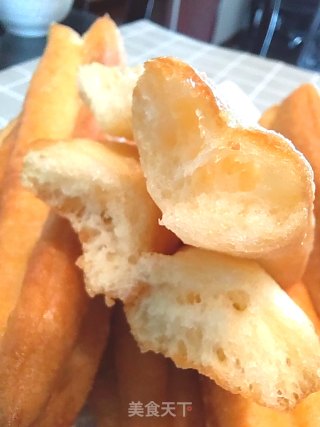 简易制作炸油条的做法步骤：14
