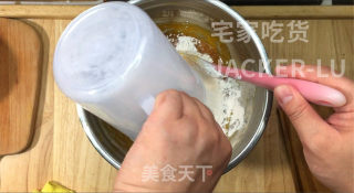 软糯南瓜饼，零难度美食，糯叽叽甜蜜蜜，香甜可口颜值高。的做法步骤：5