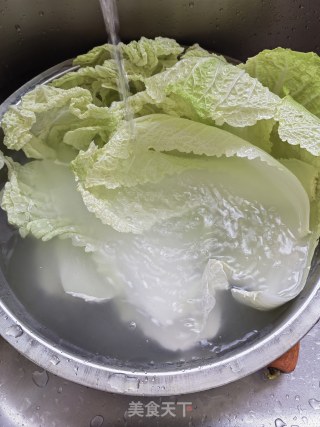 五花白菜炖粉皮的做法步骤：2