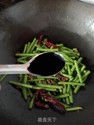 豇豆豆皮炖粉条的做法步骤：12