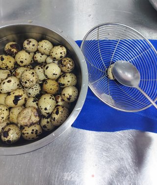 鹌鹑茶叶蛋的做法步骤：3