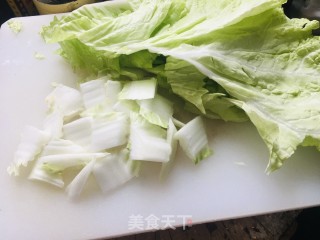 白菜炖土豆的做法步骤：2