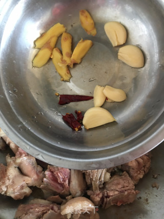 紫苏炒鸭的做法步骤：8