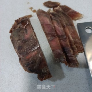 花心萝卜拌酱牛肉的做法步骤：3