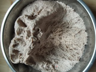 黑全麦面花卷的做法步骤：2