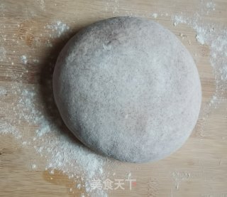 黑全麦面花卷的做法步骤：3