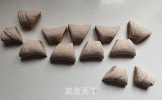 黑全麦面花卷的做法步骤：8