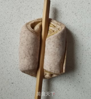 黑全麦面花卷的做法步骤：9