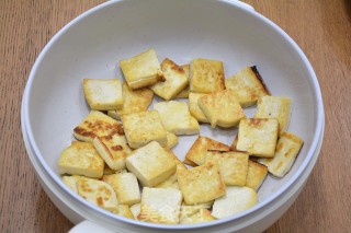 白菜豆腐煎蛋汤的做法步骤：6
