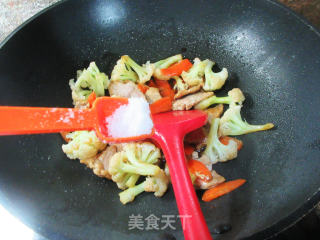 锅巴花菜肉片的做法步骤：8