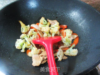 锅巴花菜肉片的做法步骤：10