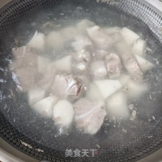 山药炖猪脆骨的做法步骤：3