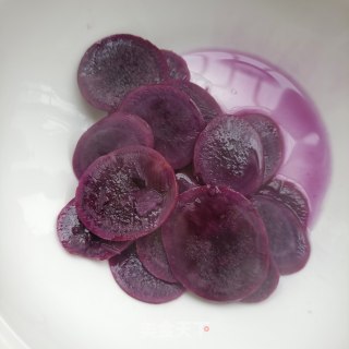 牛奶紫薯燕麦花卷的做法步骤：4