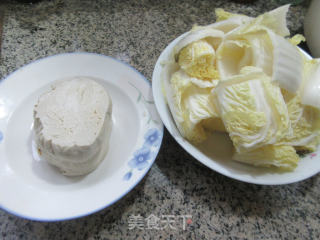 素鸡烧大白菜的做法步骤：1