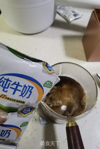 焦糖奶茶的做法步骤：6