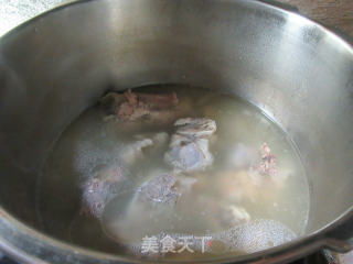 香芋筒骨汤的做法步骤：7