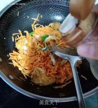 红萝卜炒鸡蛋的做法步骤：8