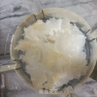 芋头莲子银耳羹的做法步骤：6