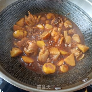 板栗芋头烧鸡公的做法步骤：17